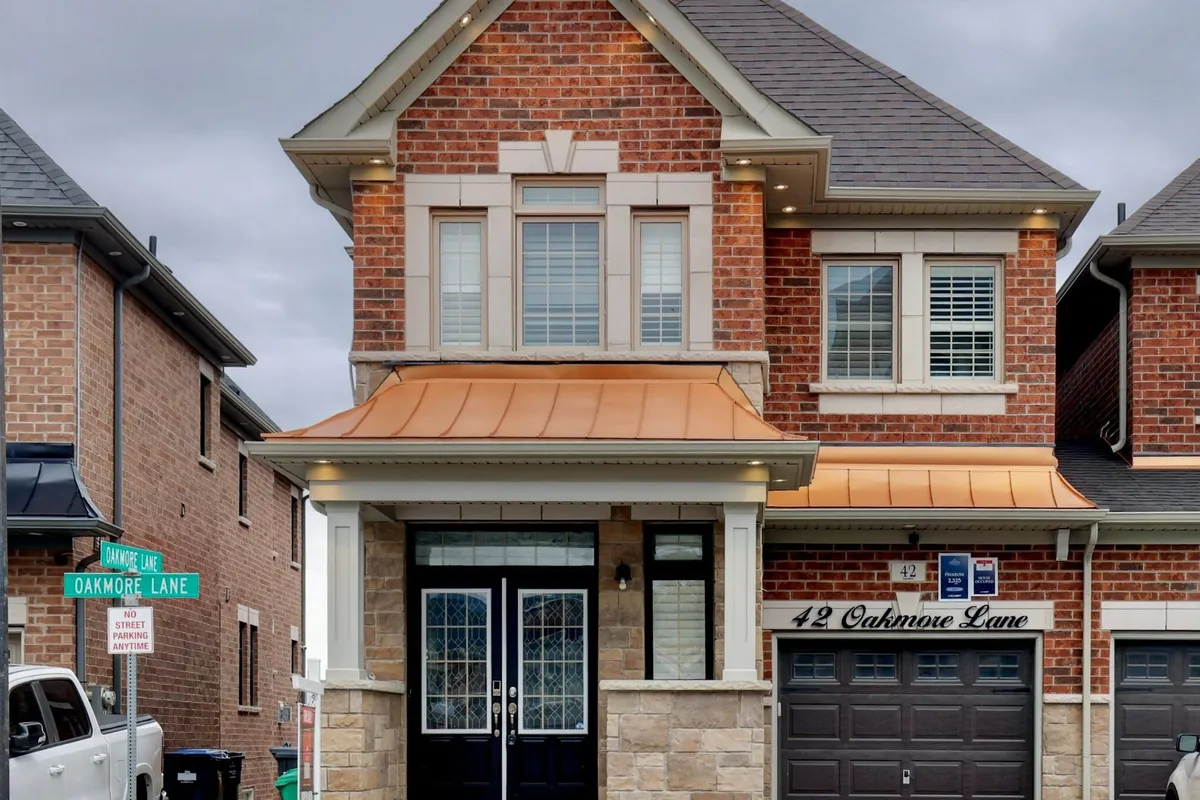 42 OAKMORE Lane, ON L6Y 6H5
