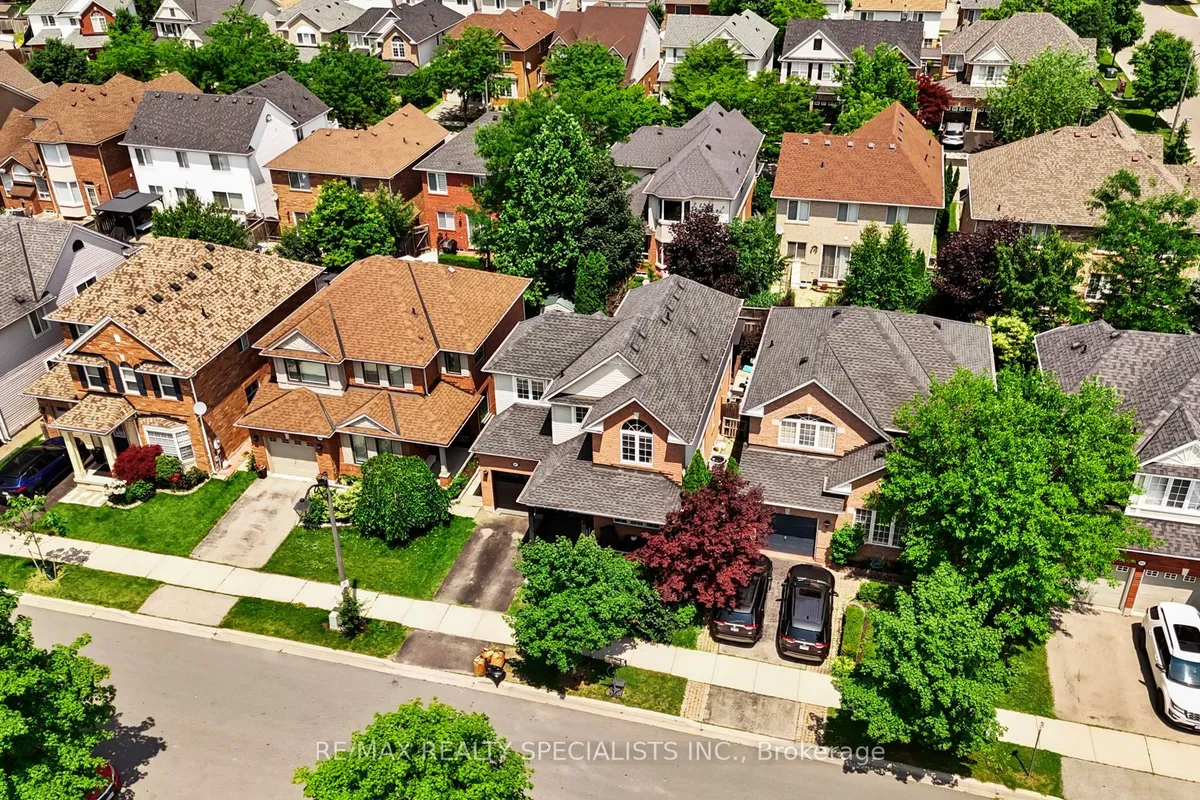 923 McNeil Drive, ON L9T 6M7