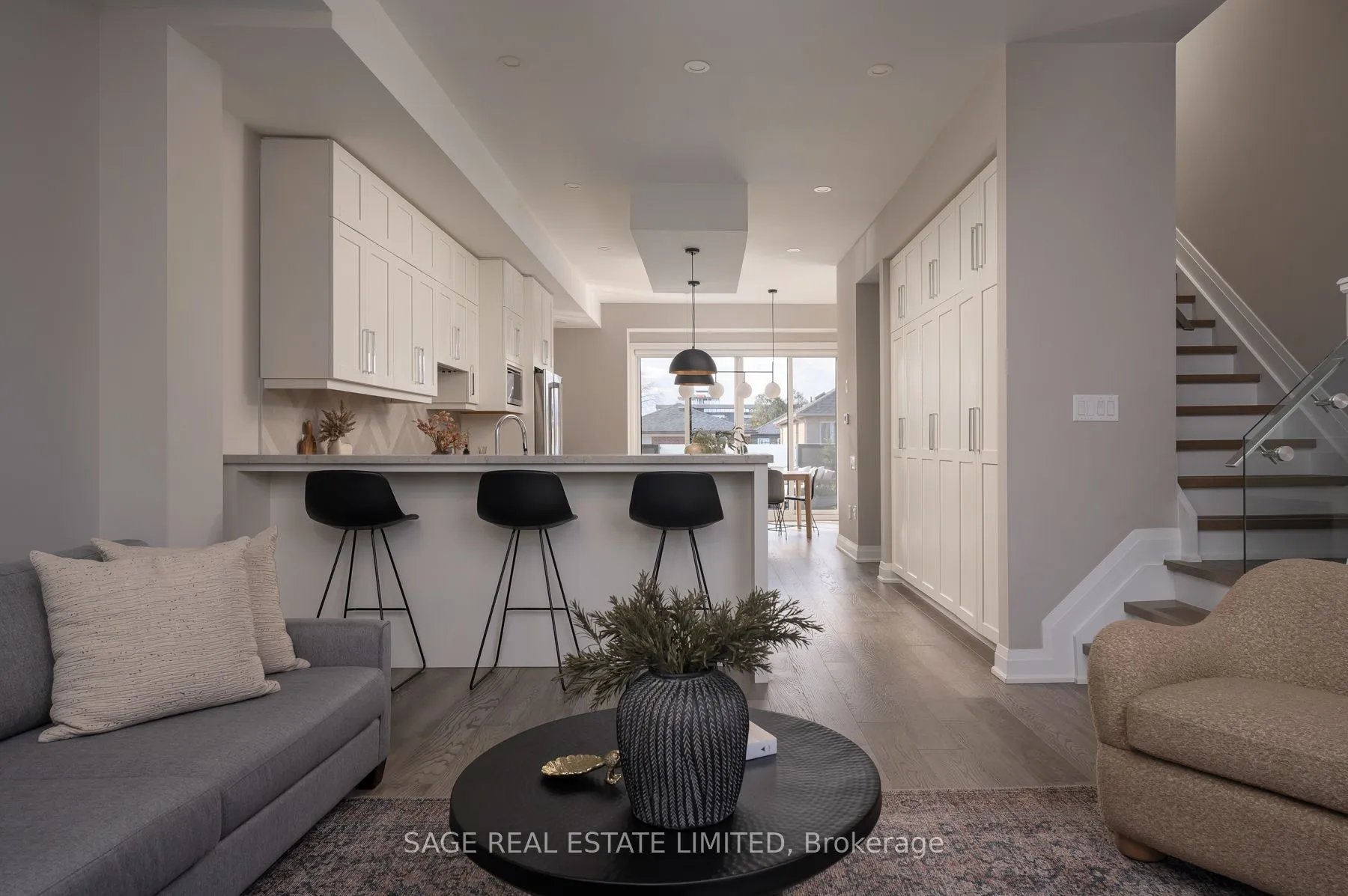 101 Beaver Avenue, ON M6H 2G3