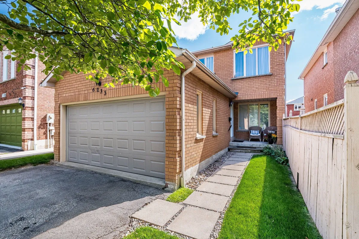 6033 Duford Drive, ON L5V 1A8