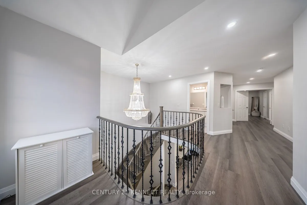 656 Kaiser Drive, ON L5W 1T6