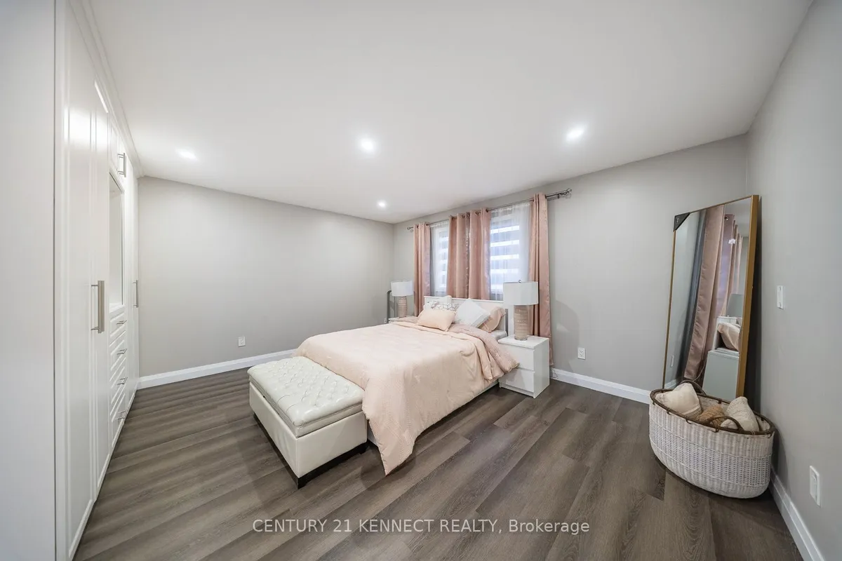 656 Kaiser Drive, ON L5W 1T6