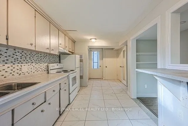 90 Flamborough Drive, ON M6M 2R8