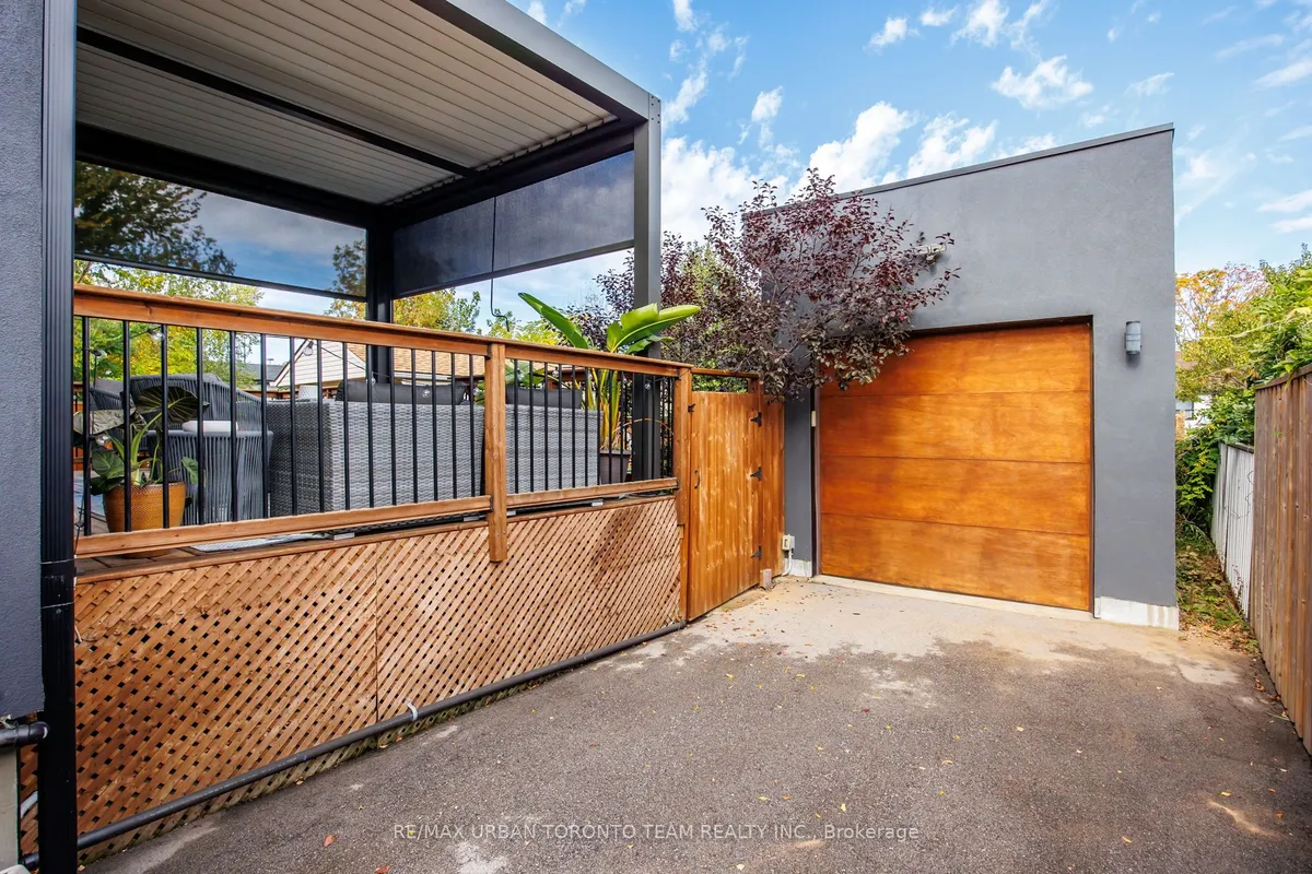 58 Manitoba Street, ON M8Y 1C9