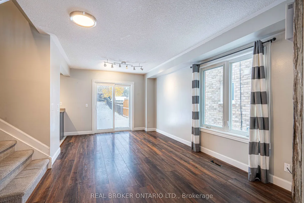 126 Mowat Crescent, ON L7G 6C8