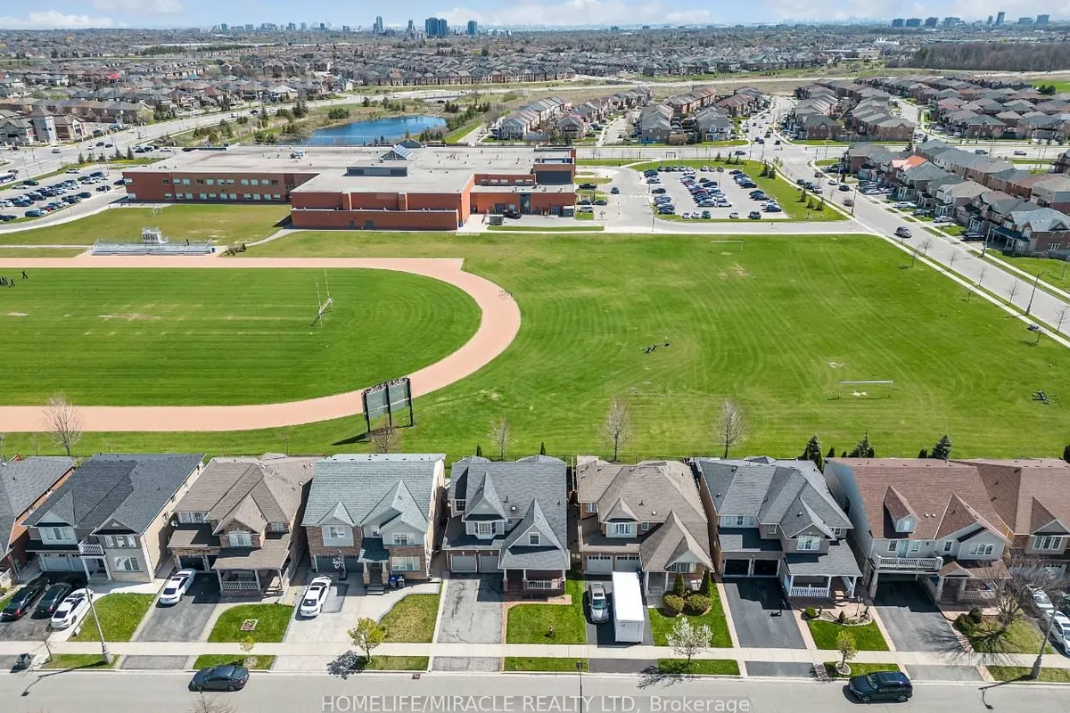 13 Bonavista Drive, ON L6X 0N2