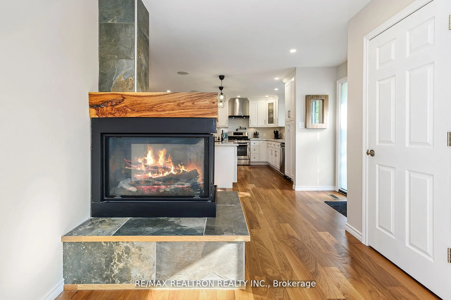 5472 Randolph Crescent, ON L7L 3C5