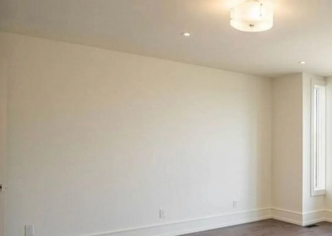 33 Cartwright Avenue, ON M6A 1T8