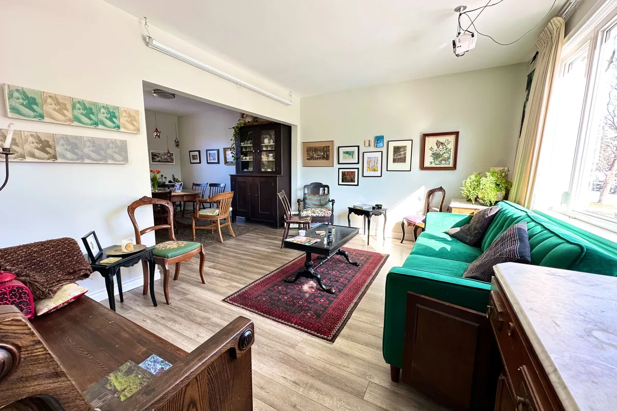 82 Hillcroft Drive, ON M9B 4X9