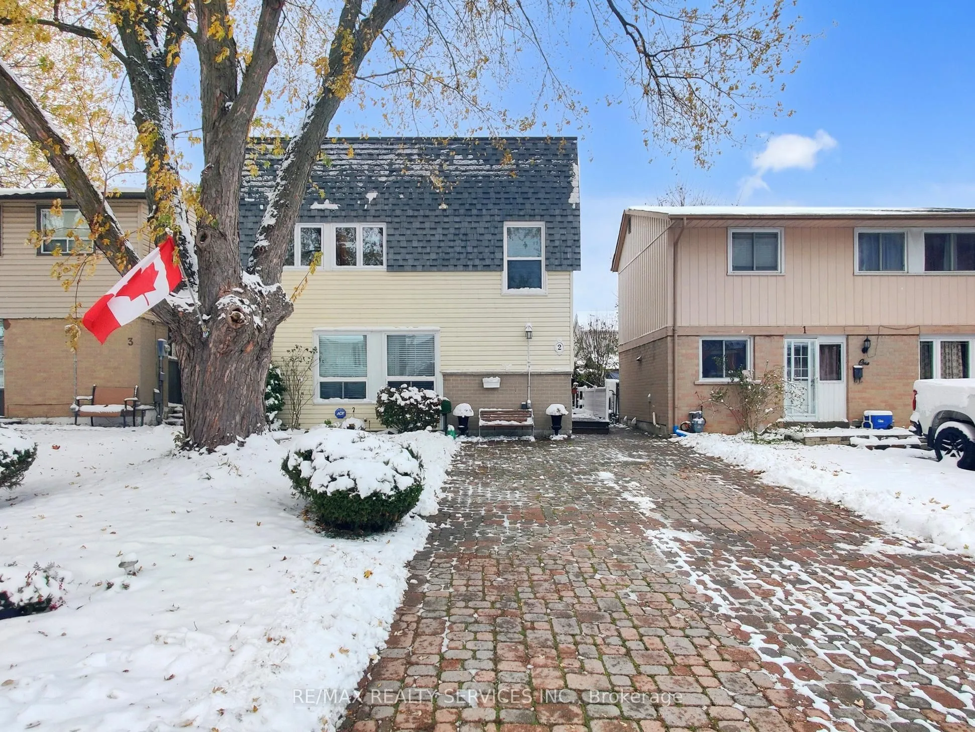 2 Grove Park Square, ON L6S 2K3