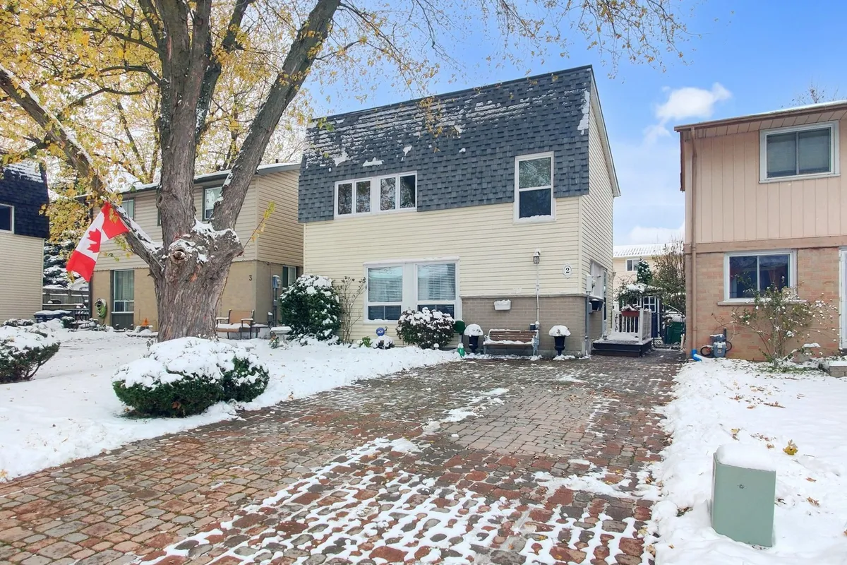 2 Grove Park Square, ON L6S 2K3