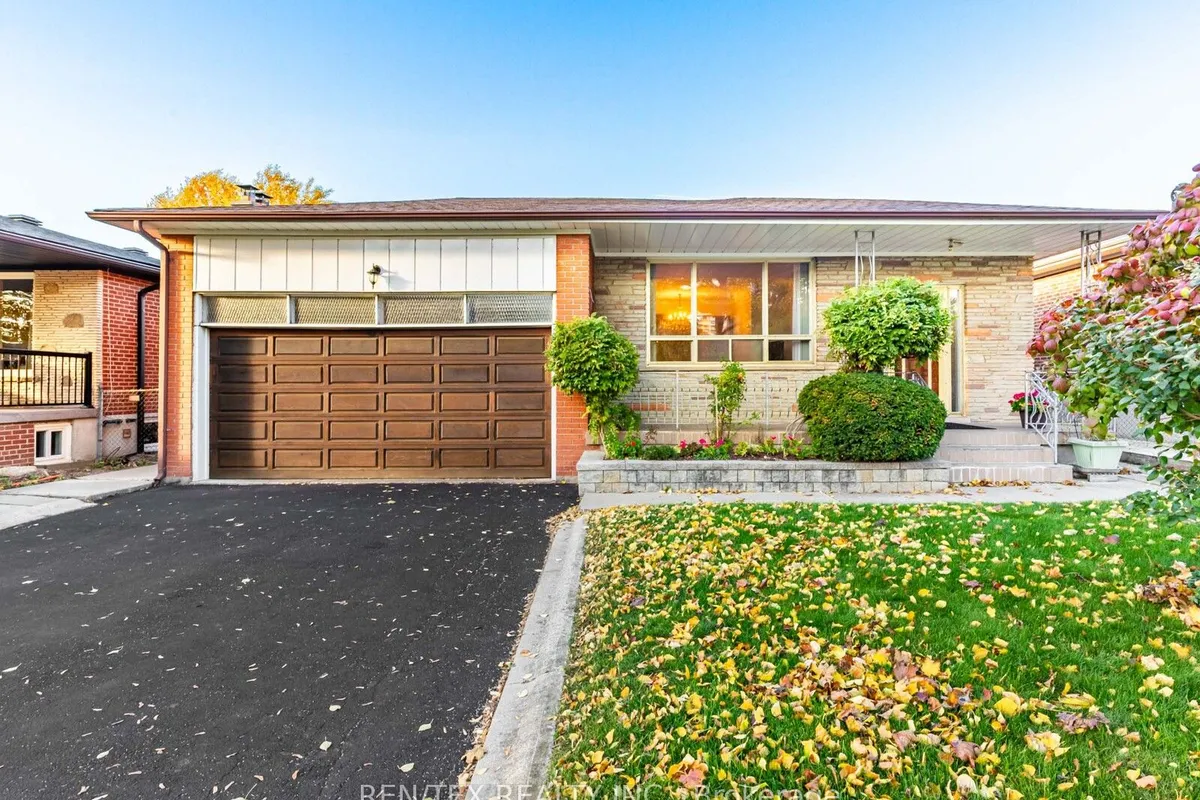 6 Blacksmith Crescent, ON M3N 1V4