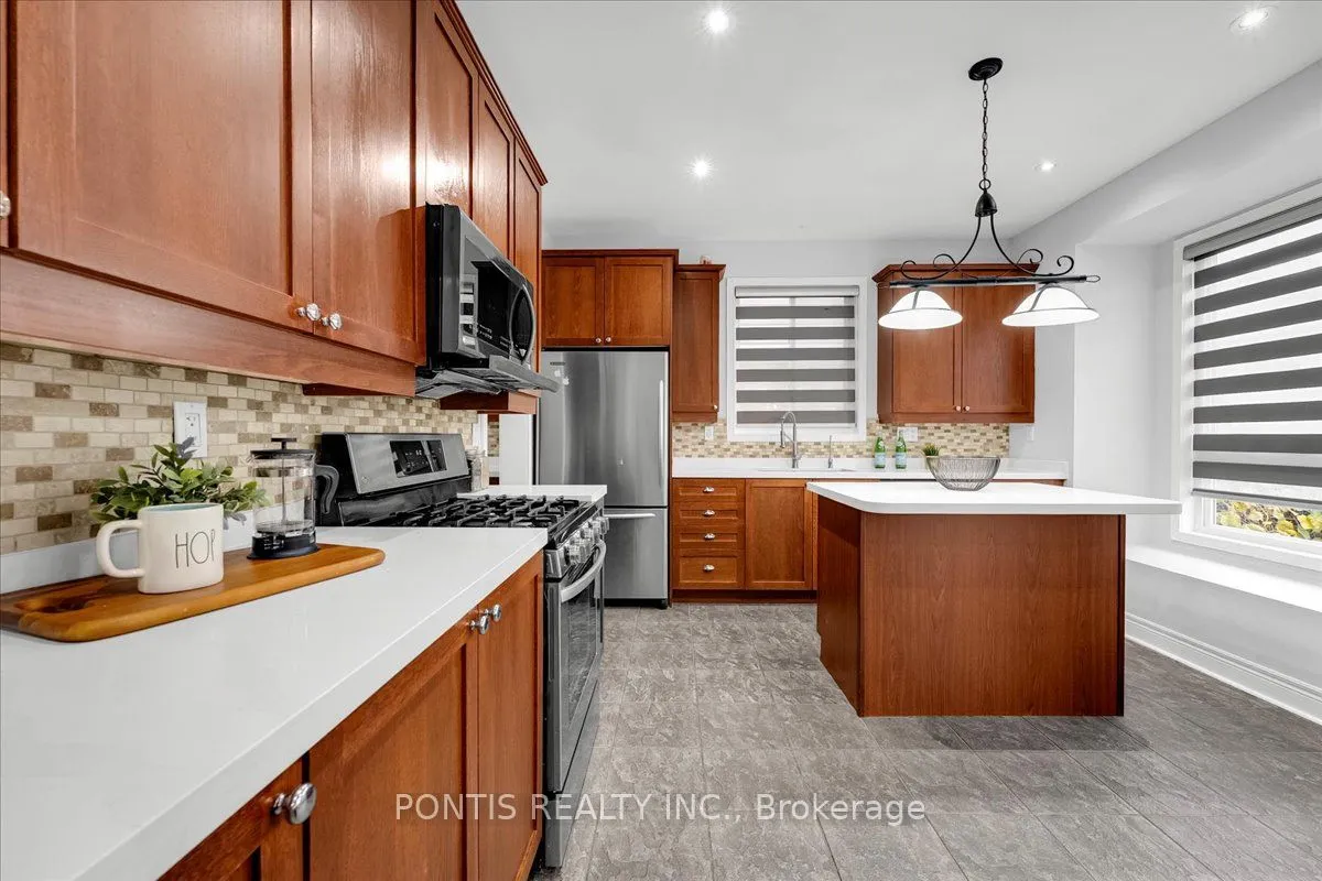 52 Emmett Circle, ON L7A 3M2