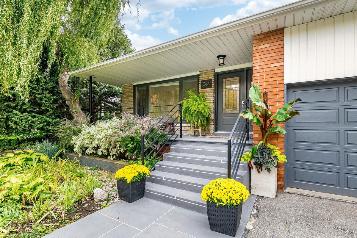 1266 Winding Trail, ON L4Y 2T7