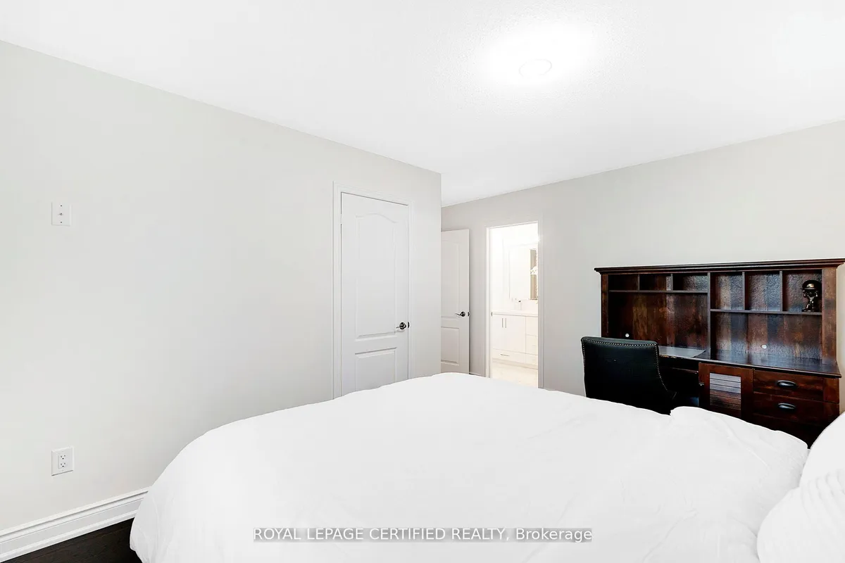 421 Stringer Circle, ON L9T 0T3