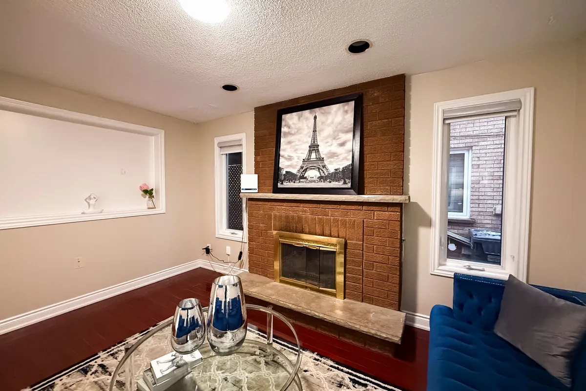 69 Pennsylvania Avenue, ON L6Y 4P3