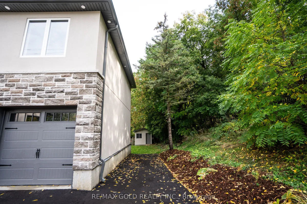 50 Willow Street, ON L7E 1C4