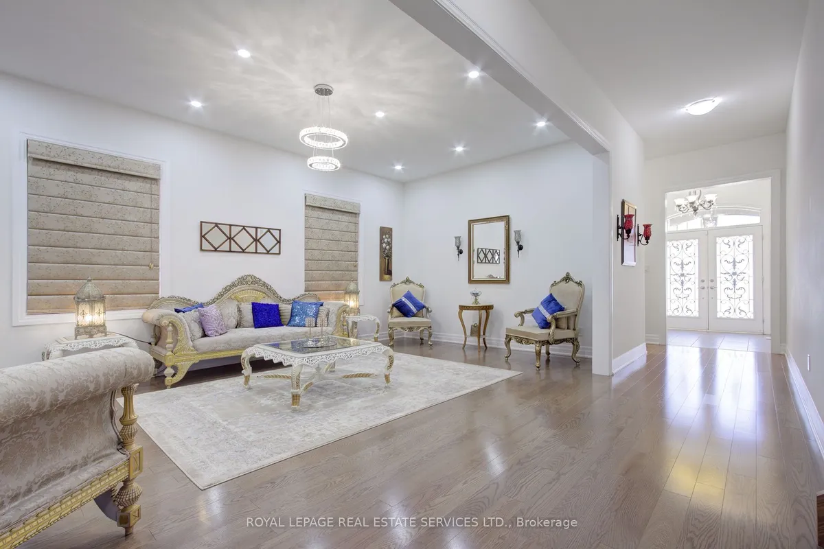 48 Viva Gardens N/A, ON L6H 0Z1