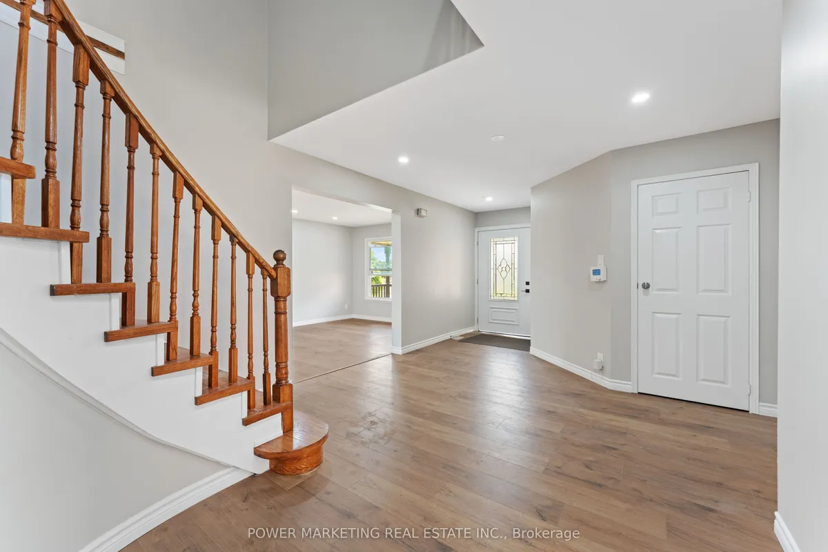 3 Newbury Crescent, ON L6S 5L7