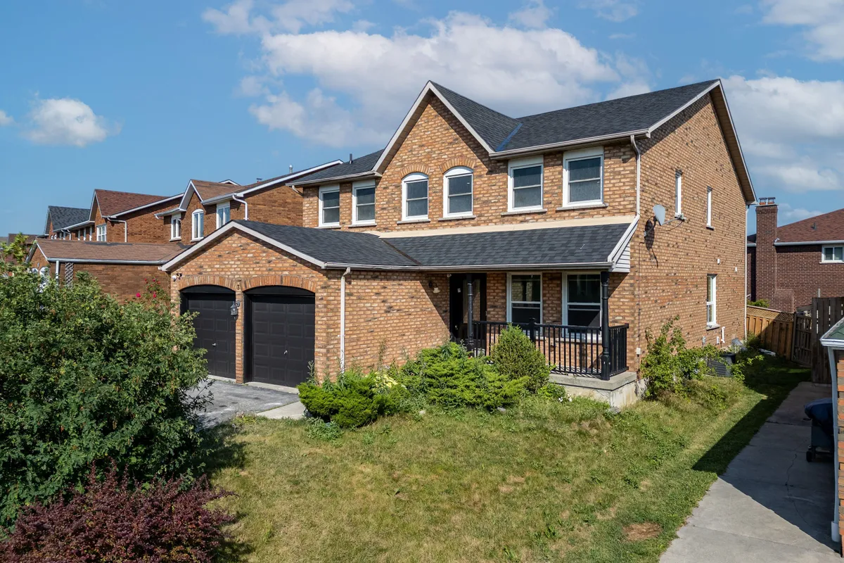 3 Newbury Crescent, ON L6S 5L7