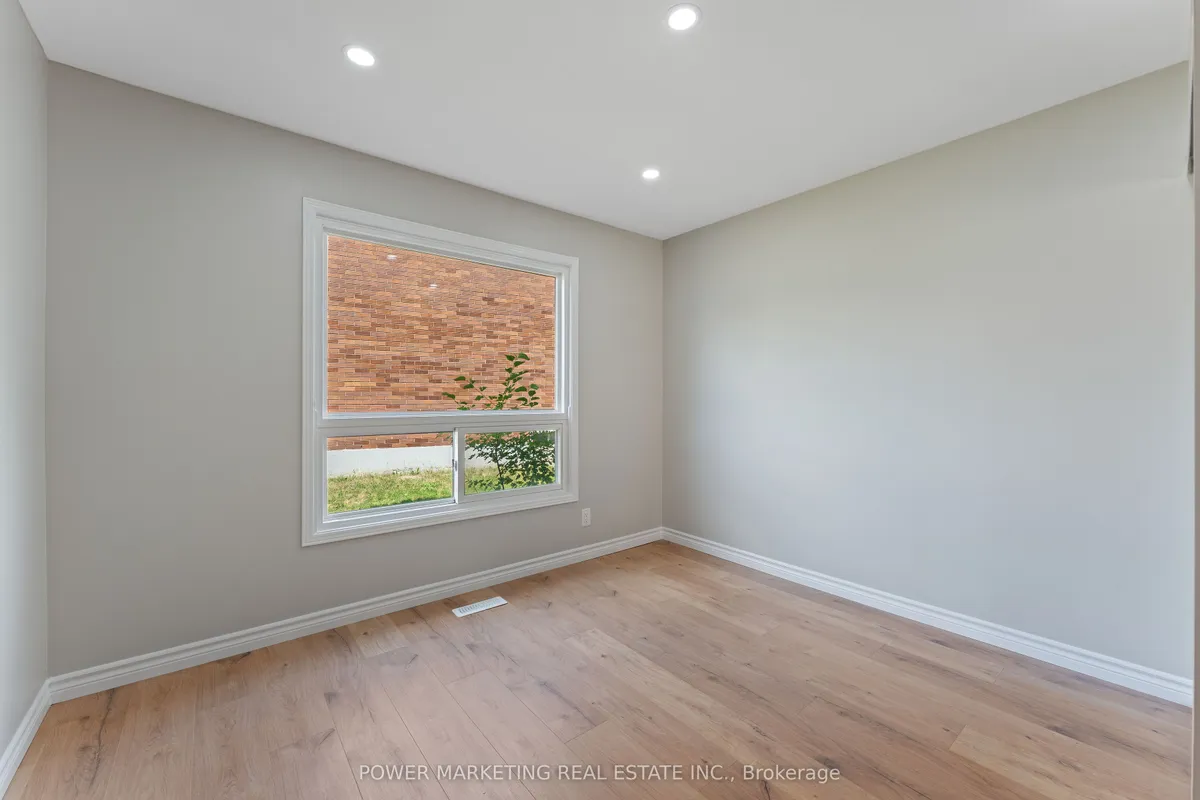 3 Newbury Crescent, ON L6S 5L7