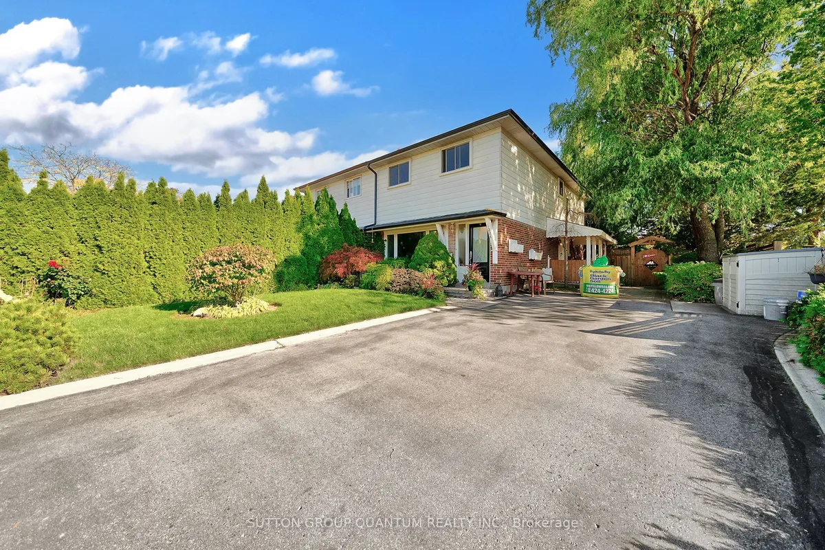 1224 Fairdale Drive, ON L5C 1K4