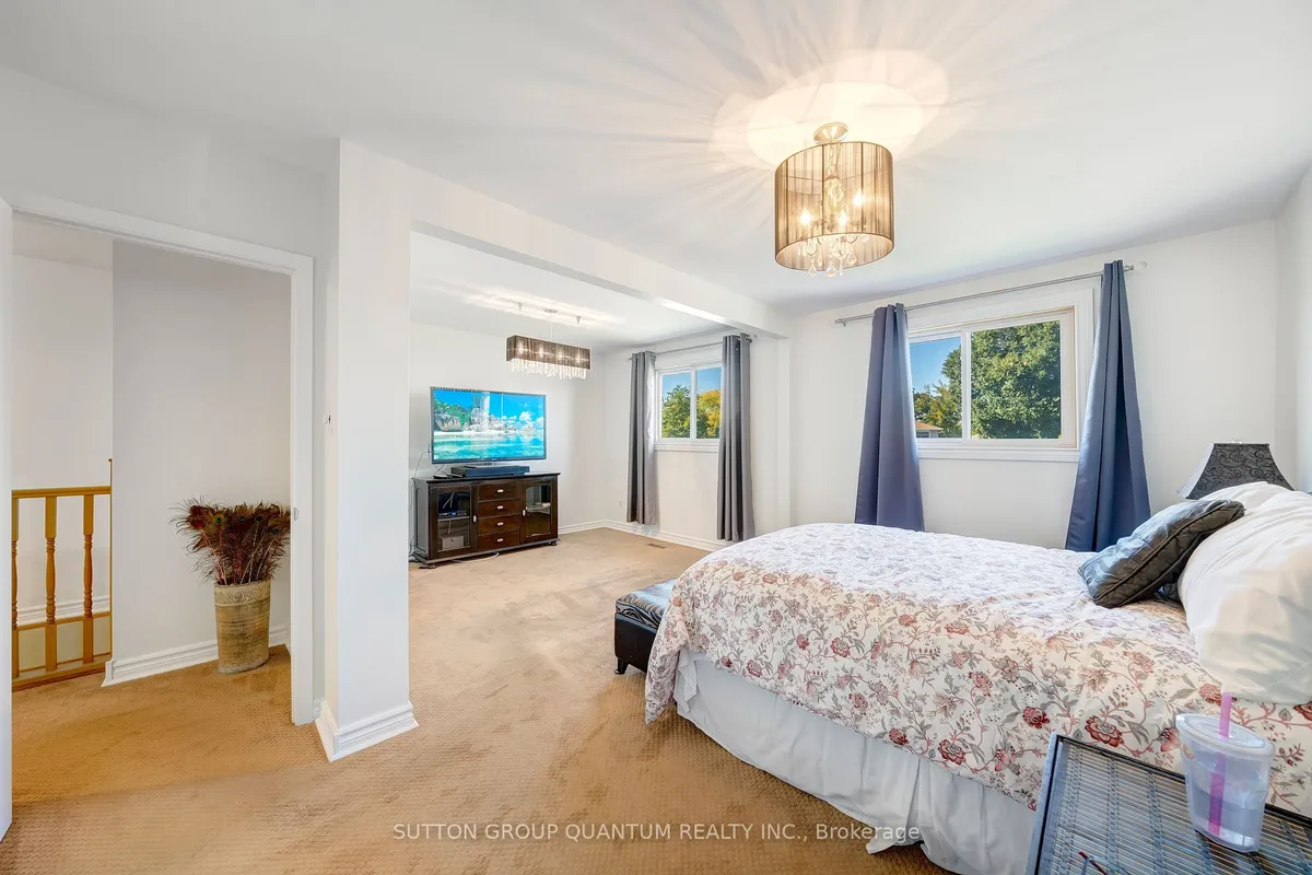 1224 Fairdale Drive, ON L5C 1K4