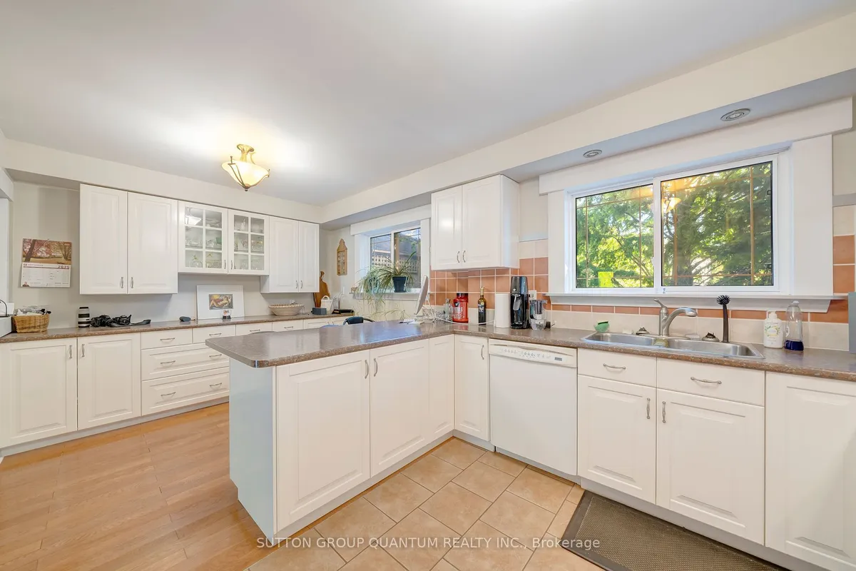 1224 Fairdale Drive, ON L5C 1K4