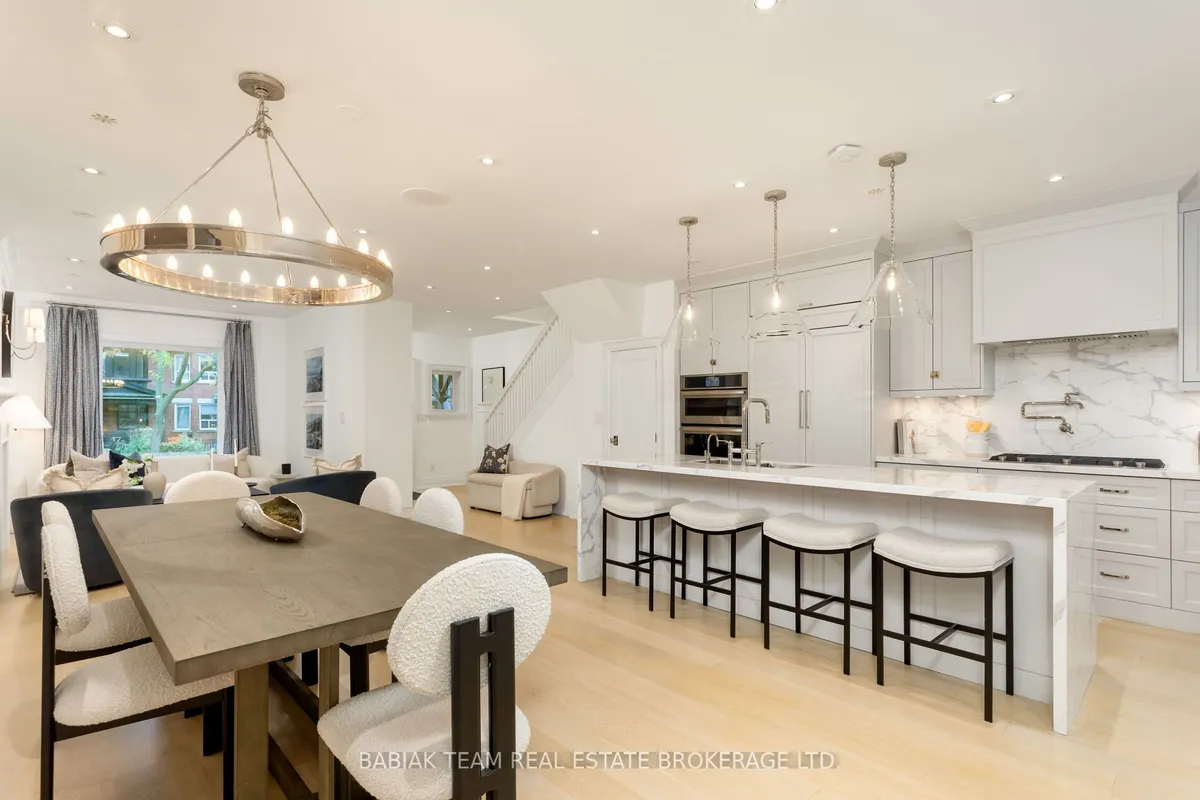 12 Hewitt Avenue, ON M6R 1Y3