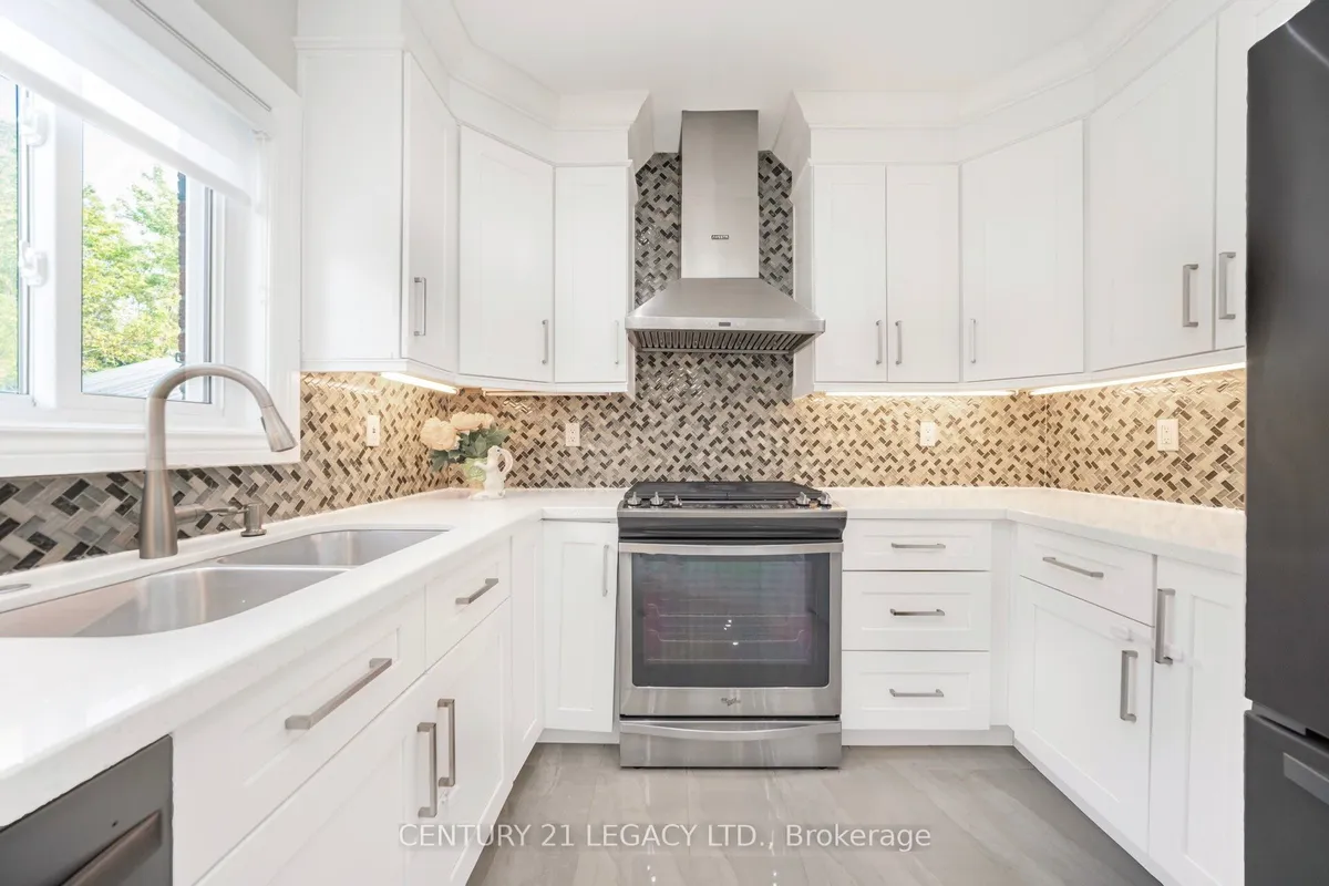 28 Sunnybrook Crescent, ON L7A 1Y2