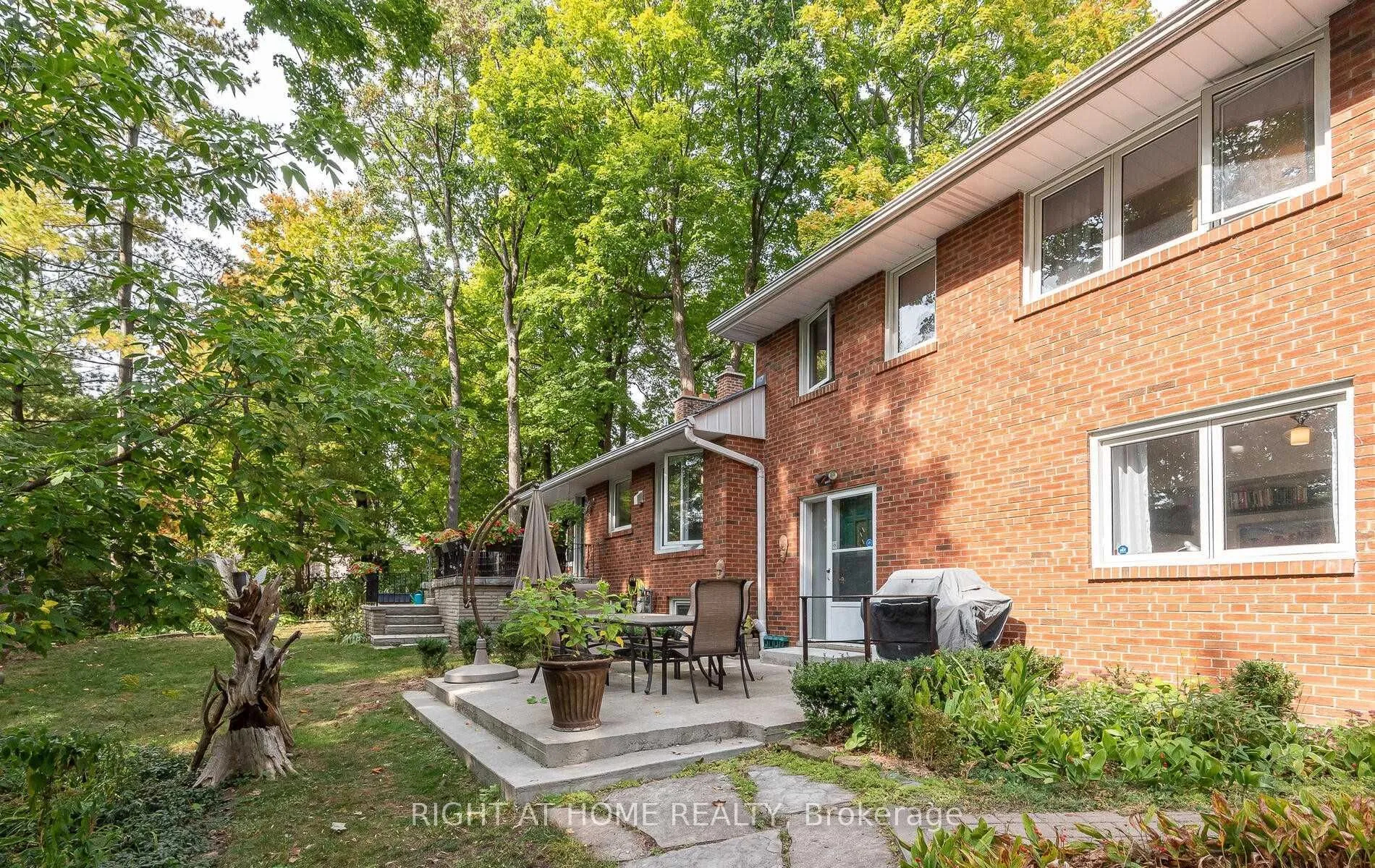 1445 Ryan Place, ON L5C 1J7