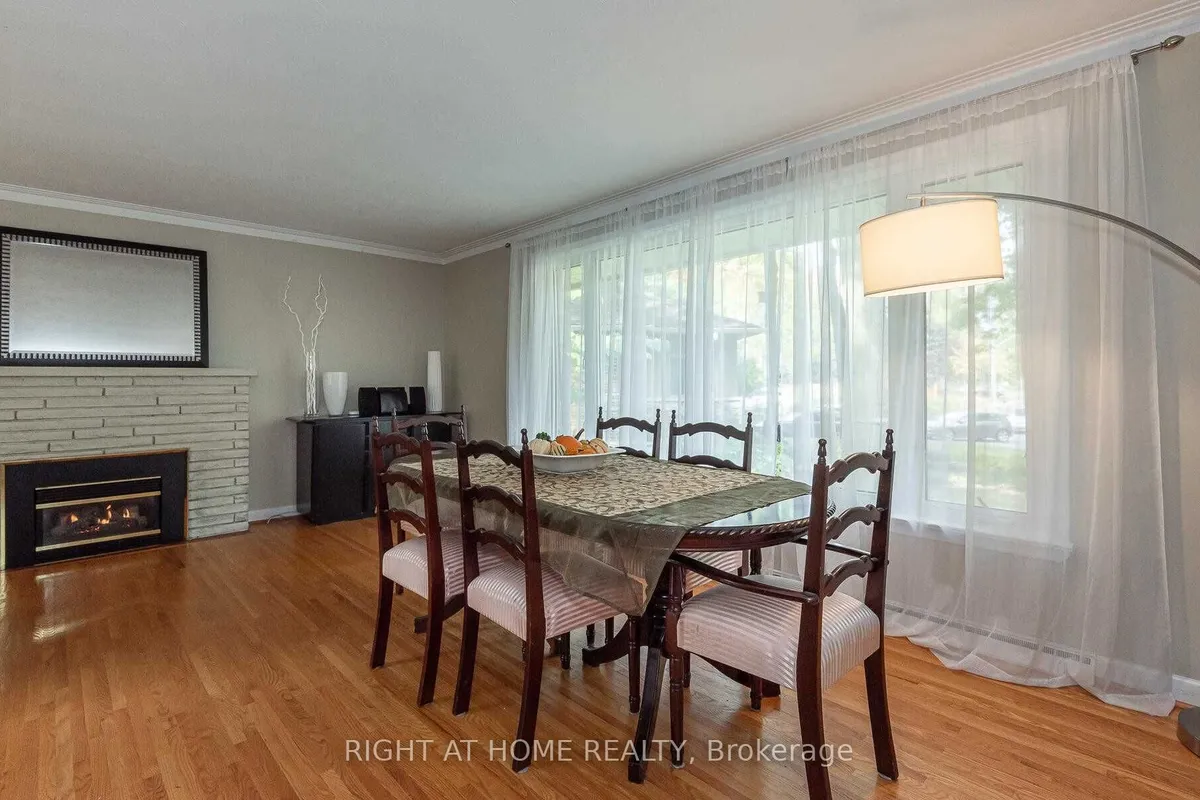 1445 Ryan Place, ON L5C 1J7