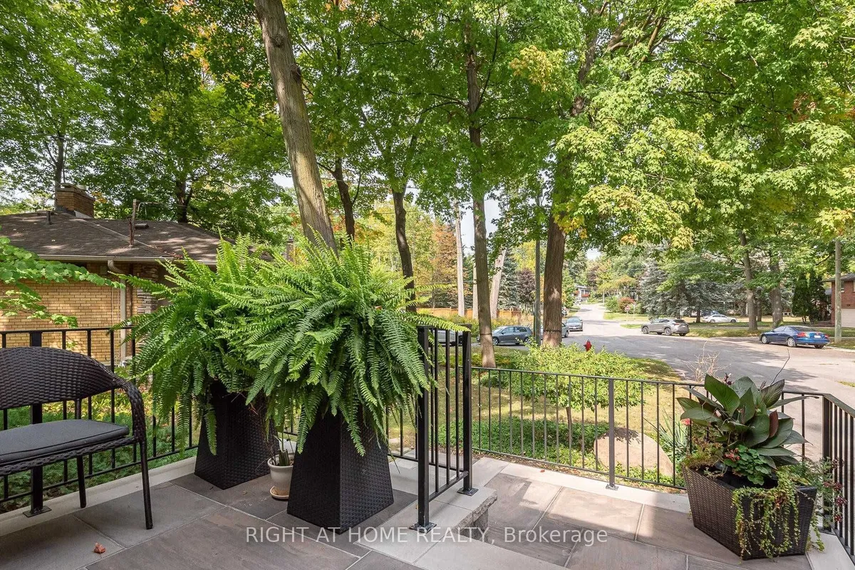 1445 Ryan Place, ON L5C 1J7