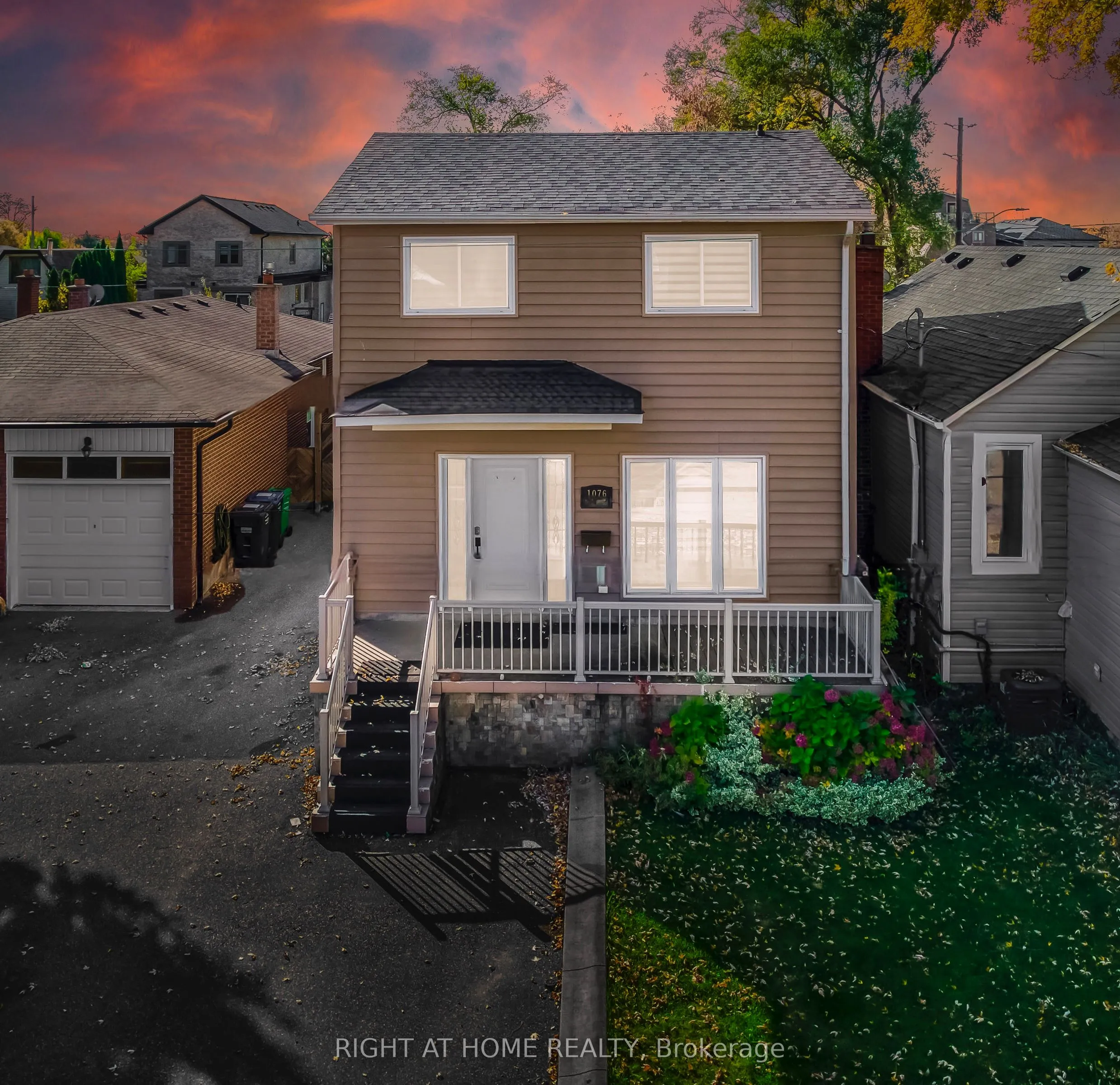 1076 Eastmount Avenue, ON L5E 1Z3