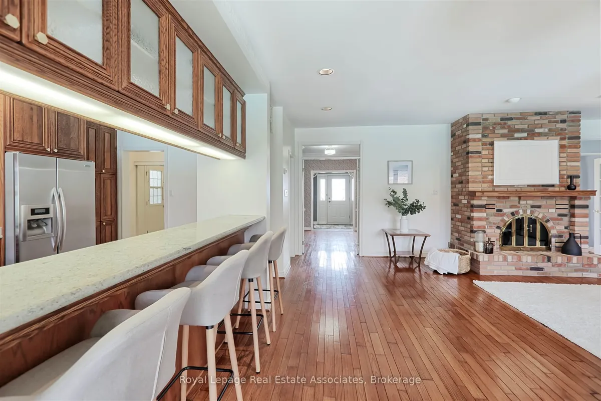 599 Lakeside Avenue, ON L5G 1N7