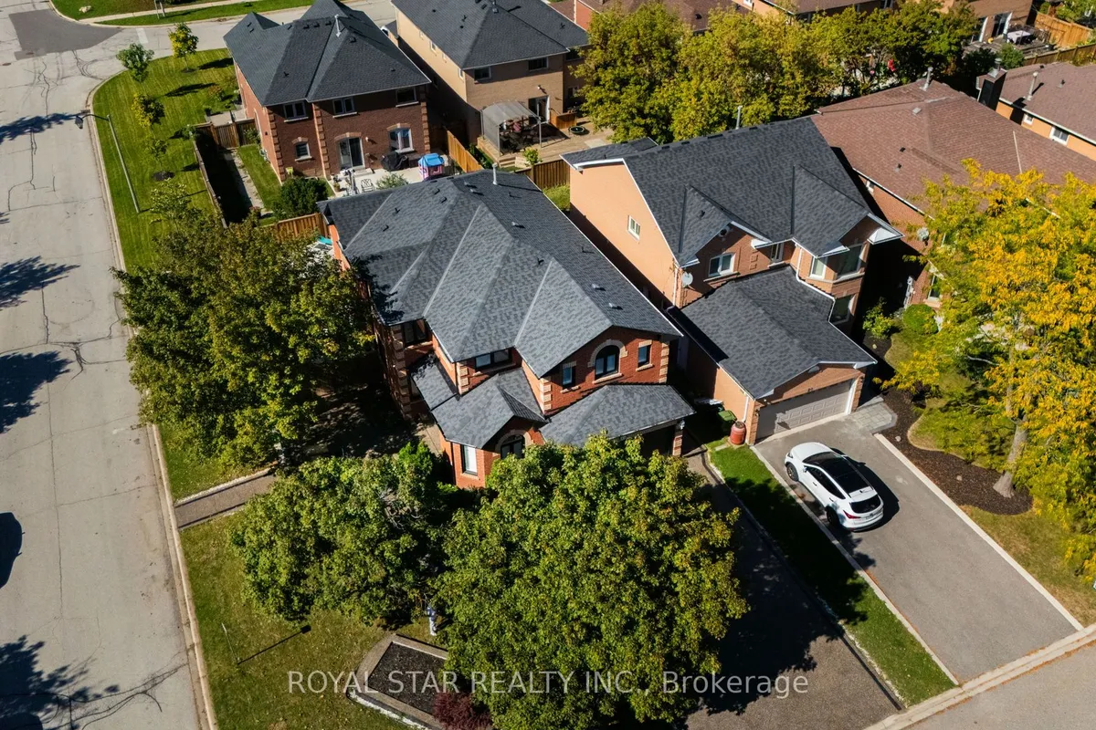 22 Livingston Drive, ON L7C 1A1