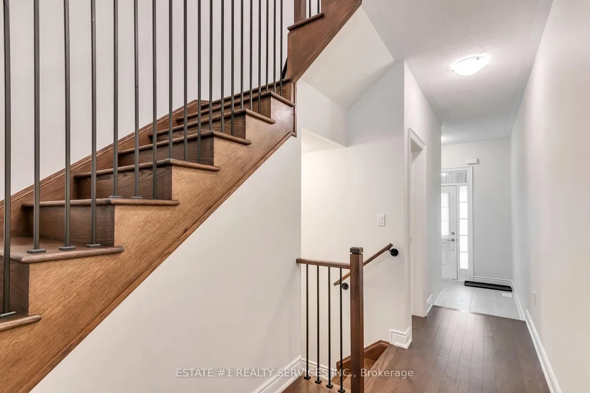 29 Bermondsey Way, ON L6Y 0E4