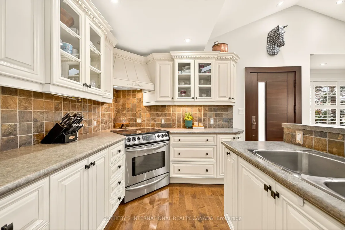 1943 Deanhome Road, ON L5J 2K5