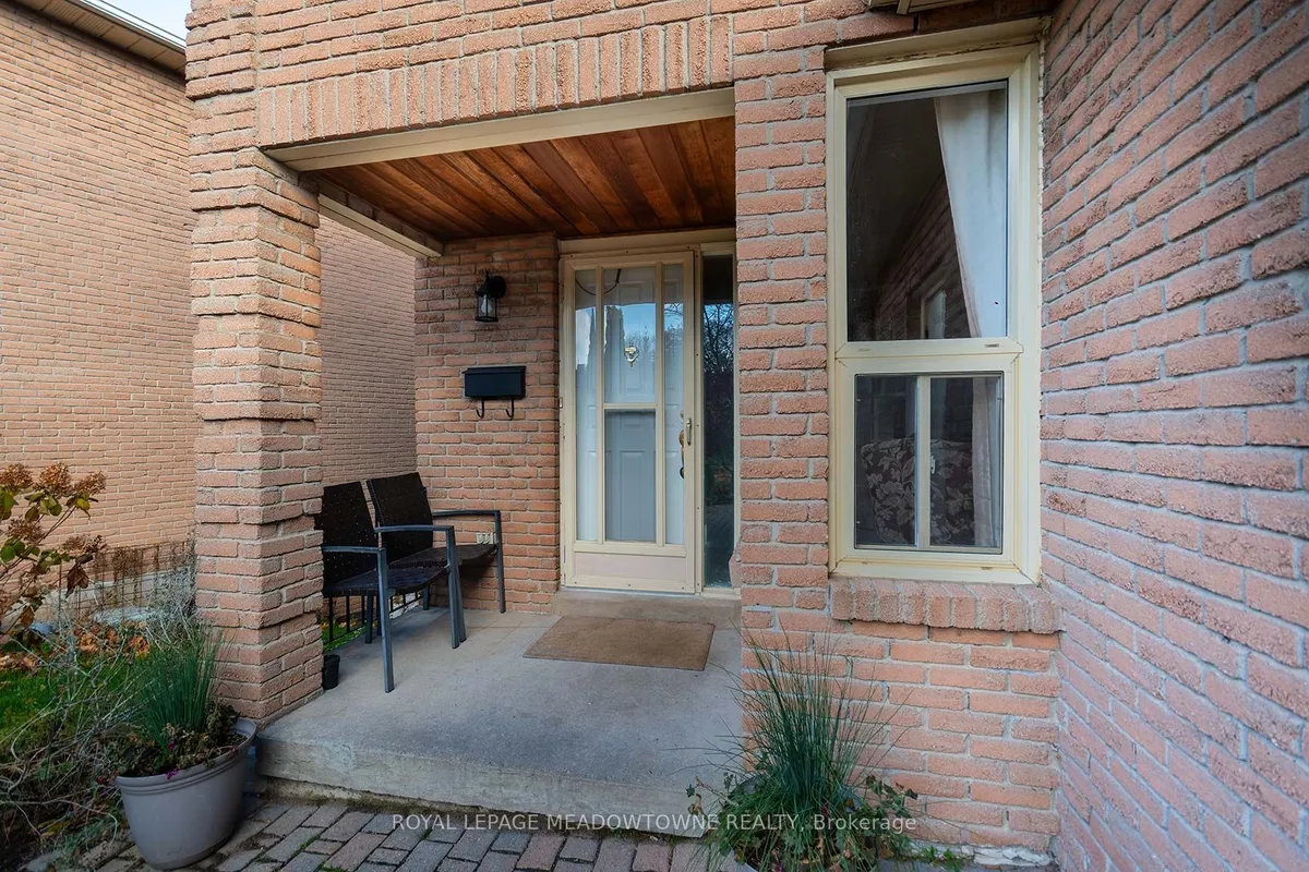 4207 Trapper Crescent, ON L5L 3A7