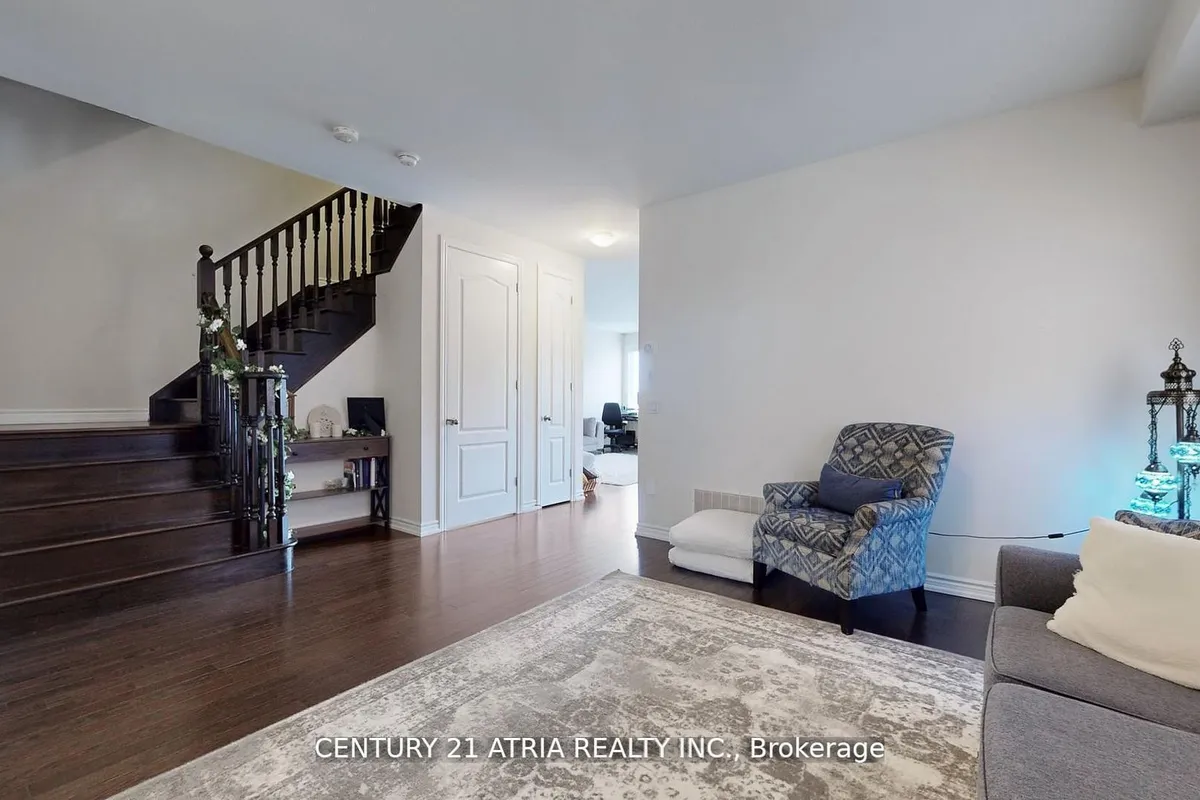 101 Bonnieglen Farm Boulevard, ON L7C 4B7