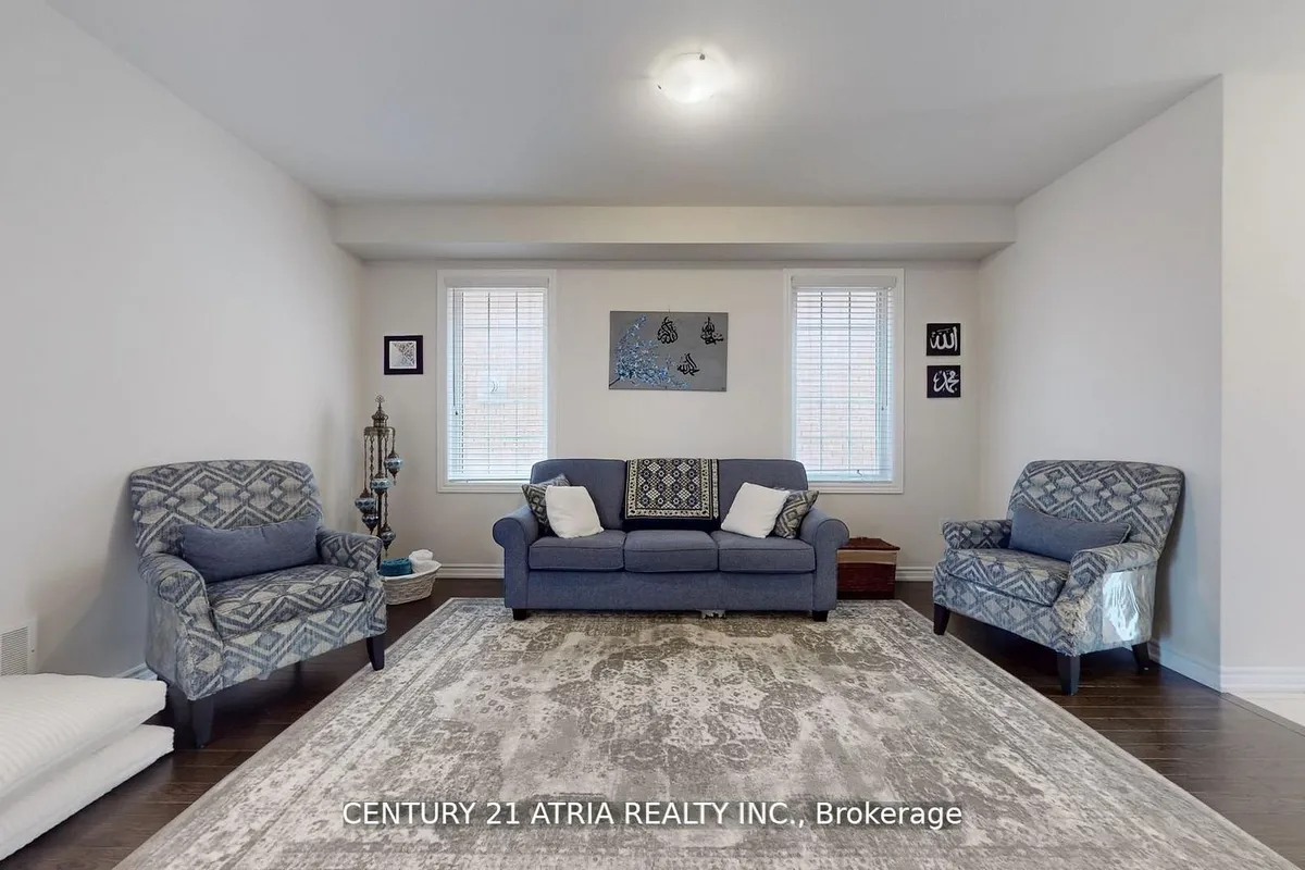 101 Bonnieglen Farm Boulevard, ON L7C 4B7