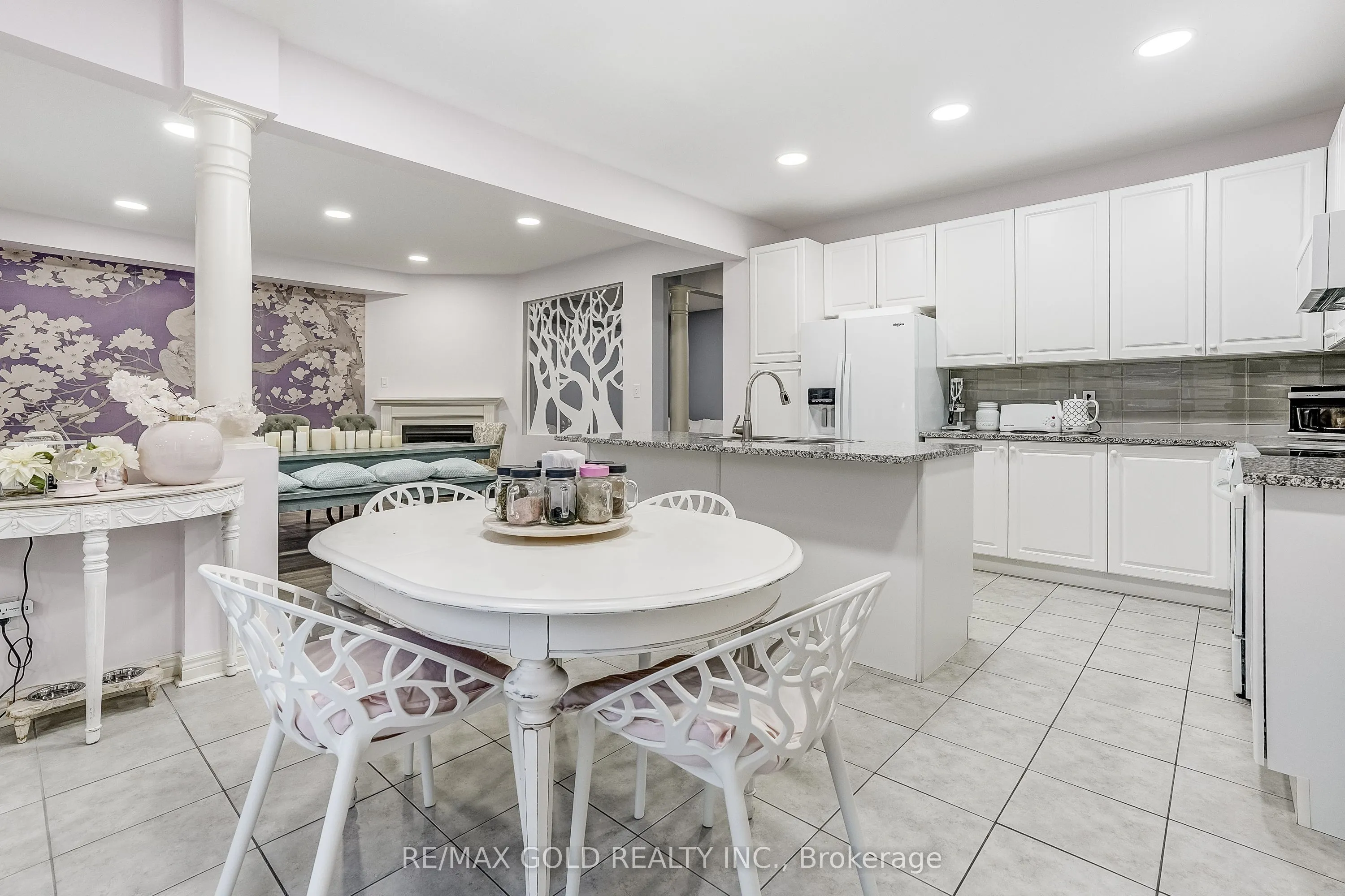 Detached living room at 552 Bessborough Drive Milton