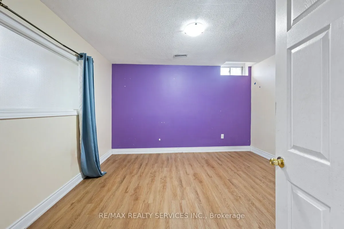 192 Sugarhill Drive, ON L7A 3X6