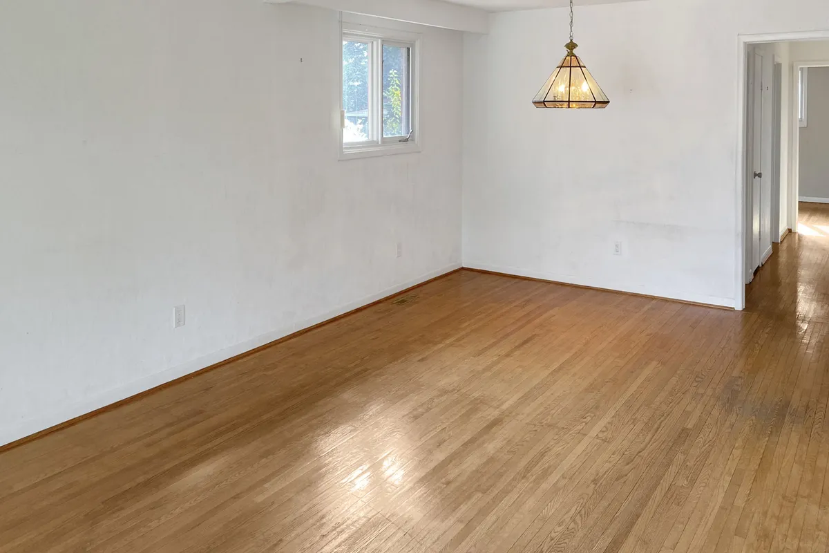 1604 Clarkson Road, ON L5J 2X2