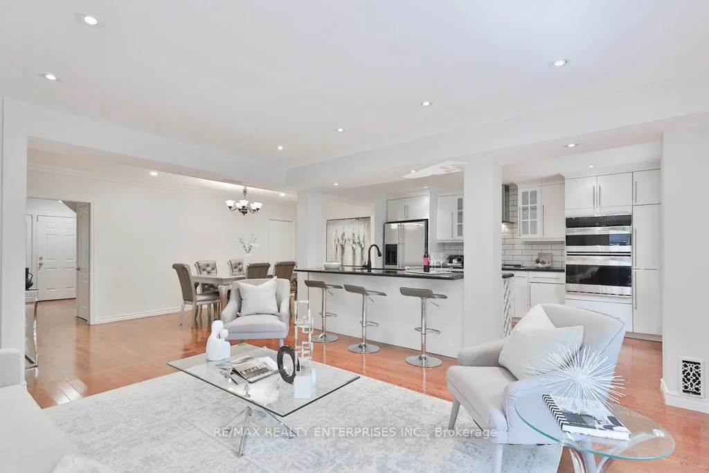 1389 Milton Avenue, ON L5G 3C5