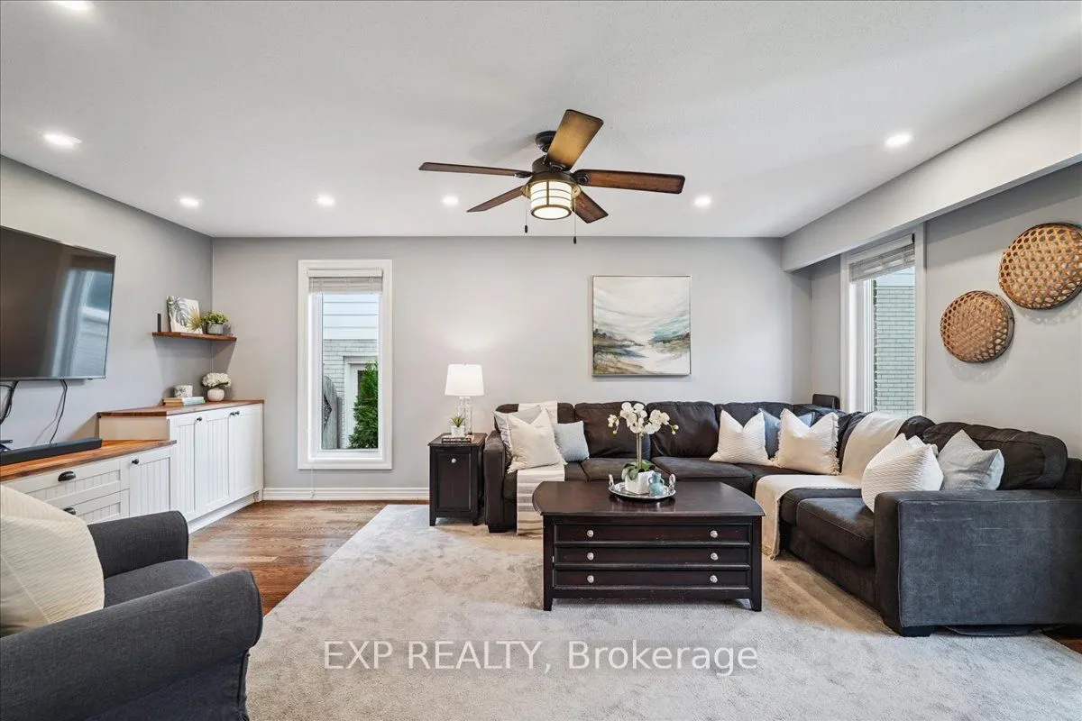 1923 Steepbank Crescent, ON L4X 1T9