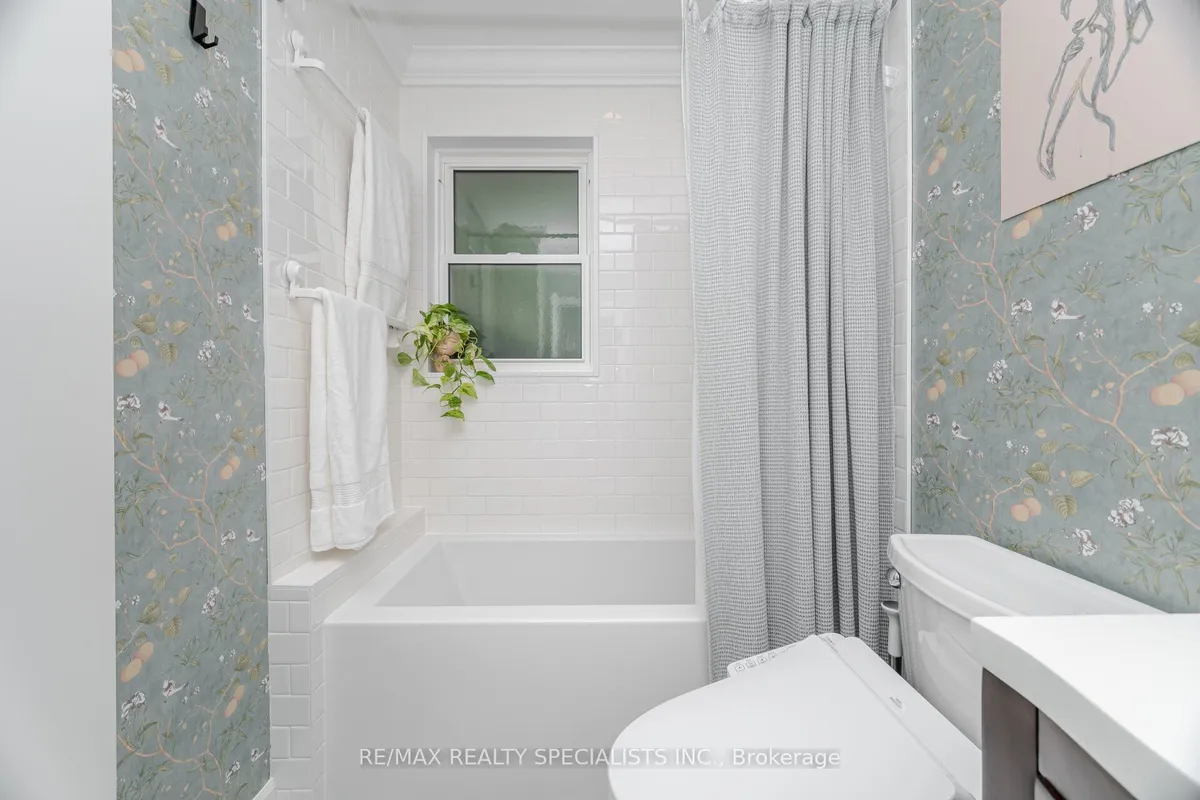 1539 Pembroke Drive, ON L6H 1V6