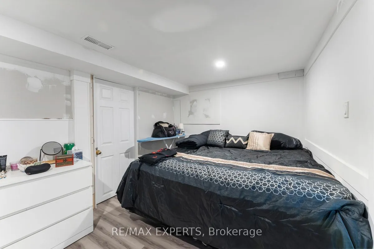 142 King Street, ON L7E 3G2