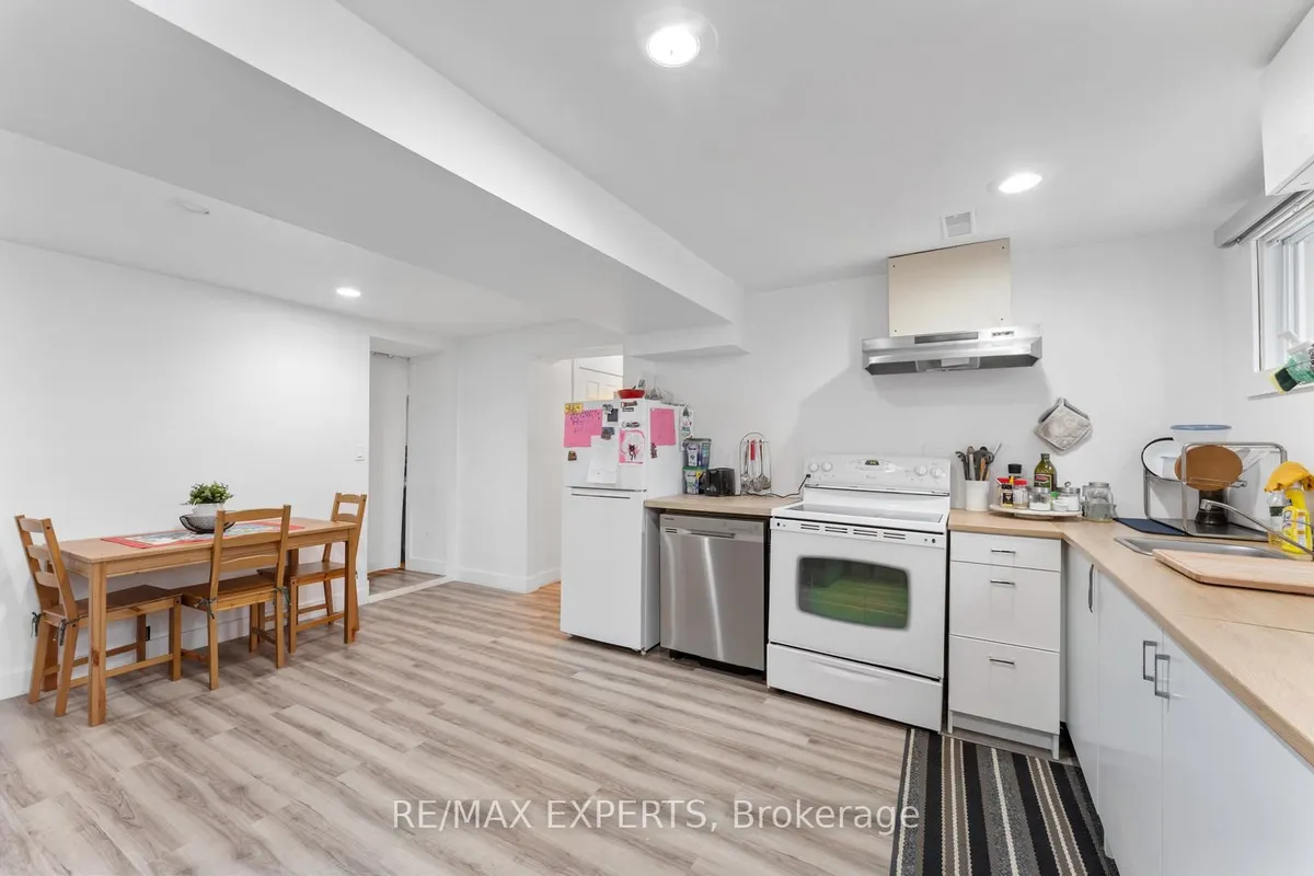 142 King Street, ON L7E 3G2