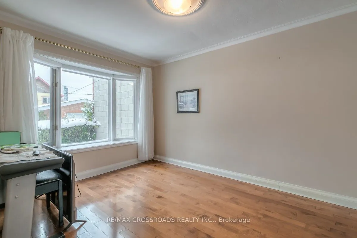 363 Hopewell Avenue, ON M6E 2S1